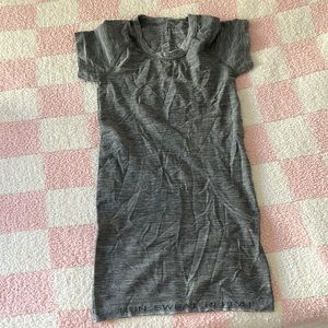 Grey lululemon top